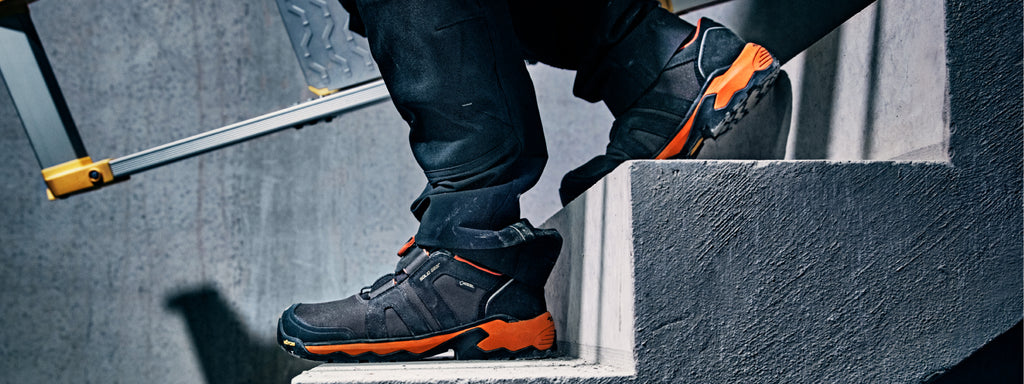 Chaussures Solid Gear sur escaliers